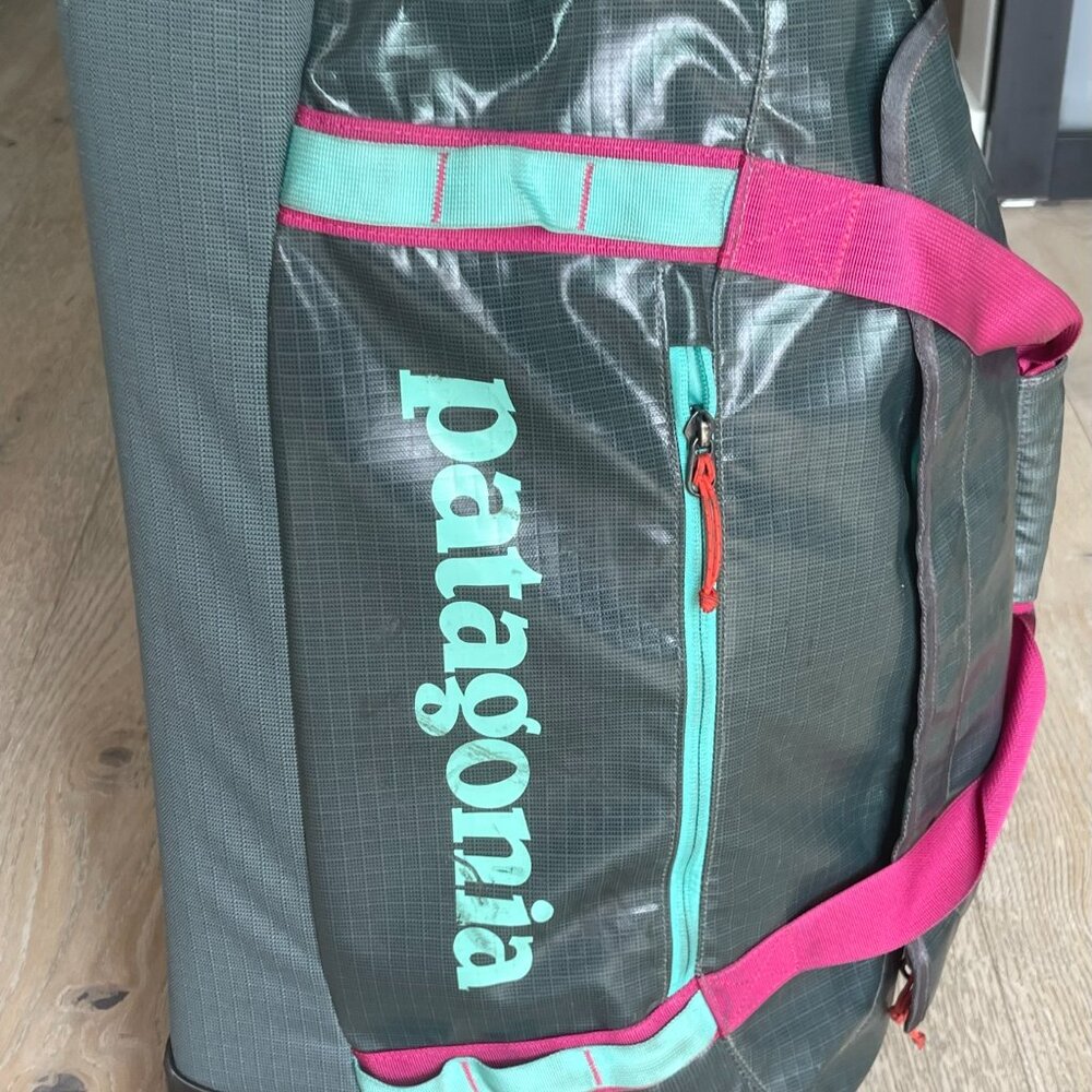 Patagonia Black Hole Wheeled Duffel 70L - 1st Gen (Style 49382) - Picture 8 of 8